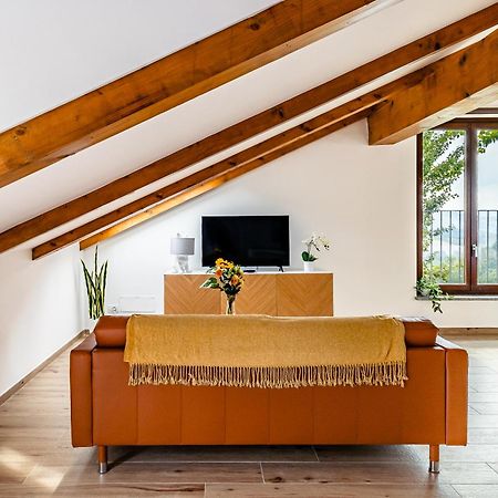 Charming Barolo Wine Loft Hotel Monforte dʼAlba Buitenkant foto